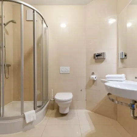 アパート Hotelowy Delux W Kolobrzegu Ul Kosciuszki 16 7 Nocy 10 Procent Rabatu 4 Noce 5 Procent Rabatu コウォブジェク