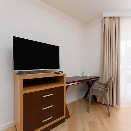 Hotelowy Delux W Kolobrzegu Ul Kosciuszki 16 Przyjazny Dla Osob Na Wozkach 7 Nocy 10 Procent Rabatu 4 Noce 5 Procent Rabatu * Колобжег