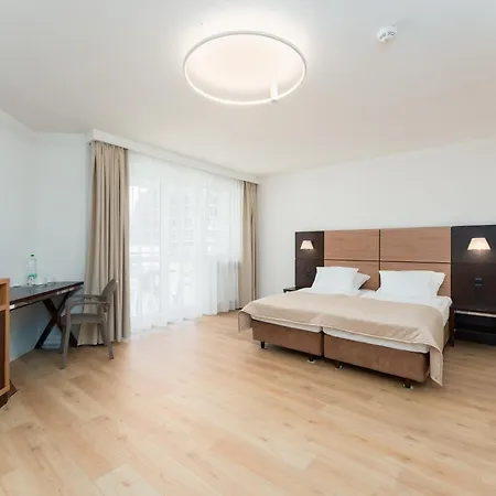 Hotelowy Delux W Kolobrzegu Ul Kosciuszki 16 Przyjazny Dla Osob Na Wozkach 7 Nocy 10 Procent Rabatu 4 Noce 5 Procent Rabatu Апартаменты *